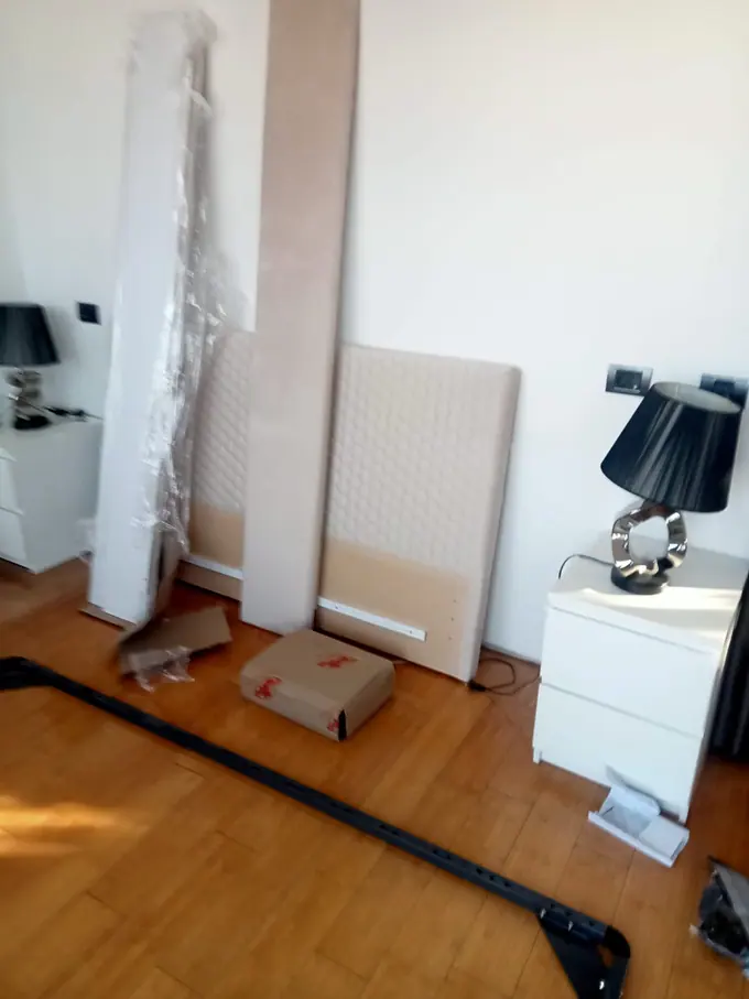 Piese de mobilier și protecții la pregătirea mutării